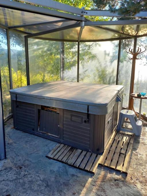 Holiday home Bas De Villa, 2 Terrasses, Piscine, Spa, Sauna...