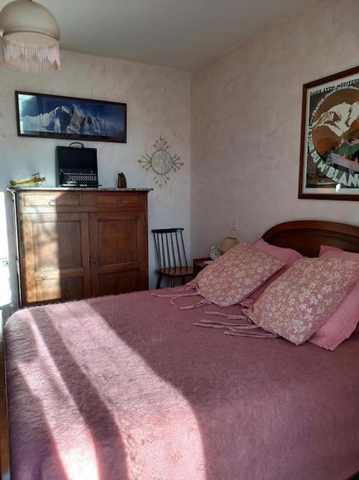 Holiday home Bas De Villa, 2 Terrasses, Piscine, Spa, Sauna...